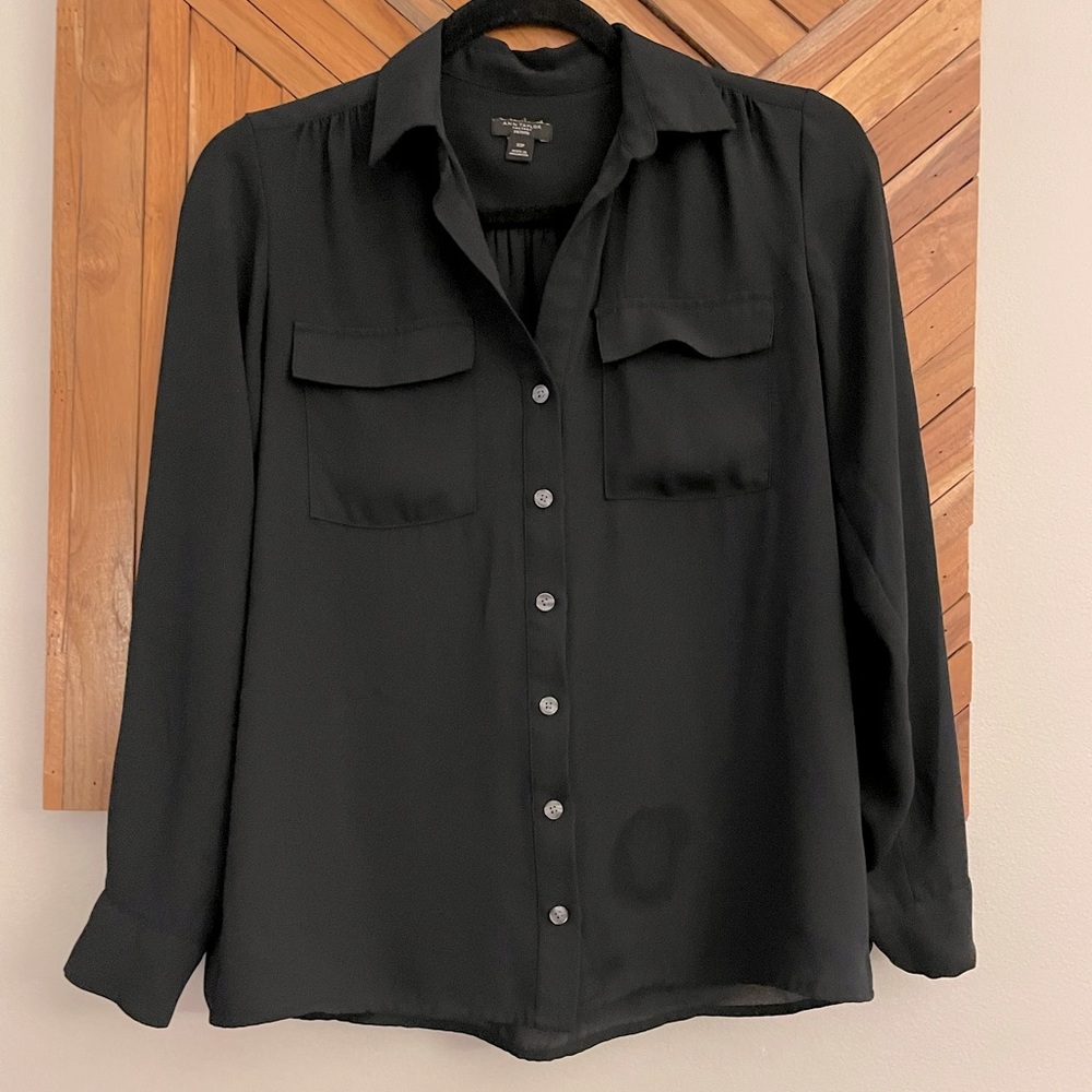 Black Ann Taylor camp shirt